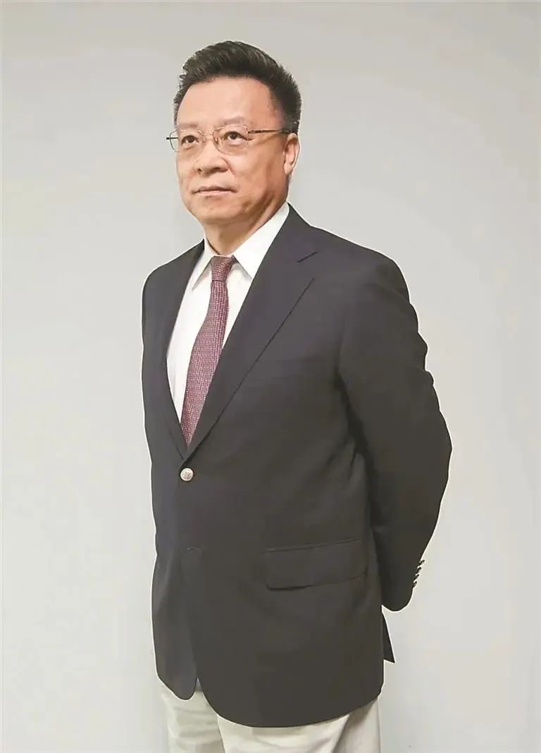 全國(guó)人大代表、鵬城實(shí)驗(yàn)室主任、中國(guó)工程院院士高文建議在深圳探索設(shè)立“低空經(jīng)濟(jì)示范區(qū)”